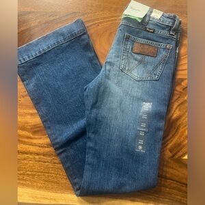 NWT Wrangler Retro jeans size 25x34